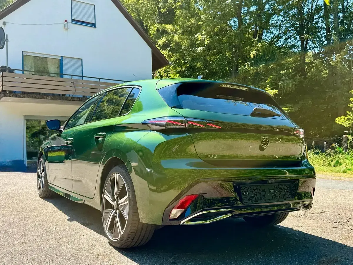 Gebraucht Peugeot 308 GT 130 PS (95 kW) 2023 Grün Kombi
