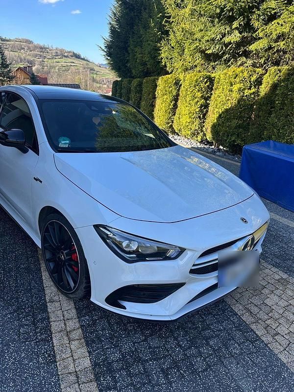 Weiß Gebraucht 2021 Mercedes CLA35 AMG AMG Coupé | 35.500 € (Guter Preis) - Bild 1/4