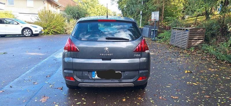 Grau Gebraucht 2015 Peugeot 3008 Allure Limousine | 6.500 € (Fairer Preis) - Bild 1/4