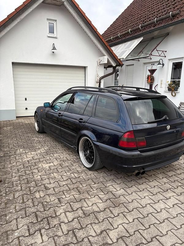 Second-hand BMW 320 Basis 150 CP (110 kW) 2002 Albastru Break