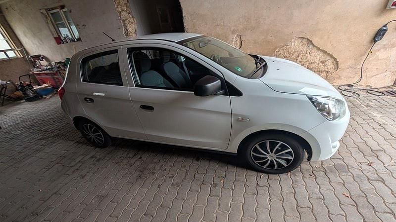 Gebraucht Mitsubishi Space Star 71 PS (52 kW) 2015 Weiß Kleinwagen