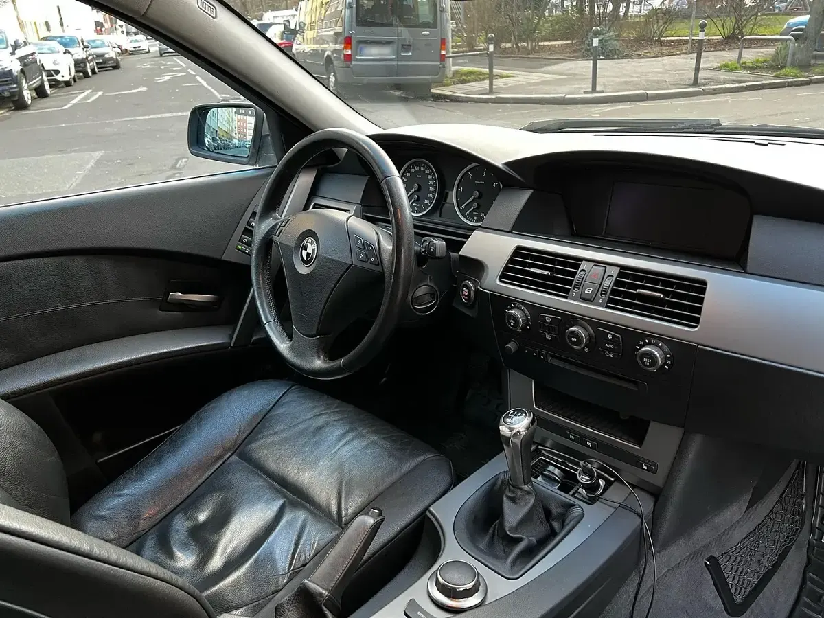 Gebraucht BMW 520 163 PS (119 kW) 2005 Silber Kombi