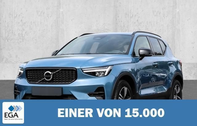Blau metallic Gebraucht 2023 Volvo XC40 Plus SUV | 37.060 € (Fairer Preis) - Bild 1/4