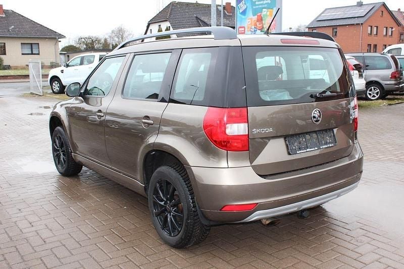 Gebraucht Skoda Yeti 110 PS (80 kW) 2015 Braun SUV