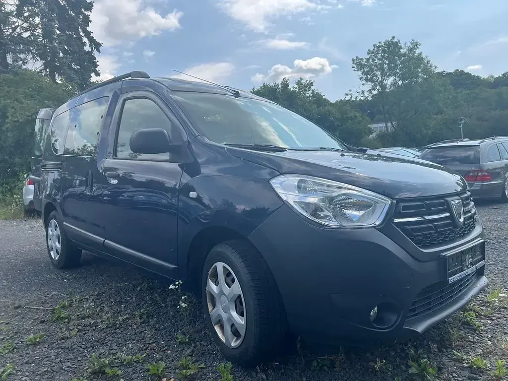 Gebraucht Dacia Dokker Ambiance 102 PS (75 kW) 2017 Violet Van / Kleinbus