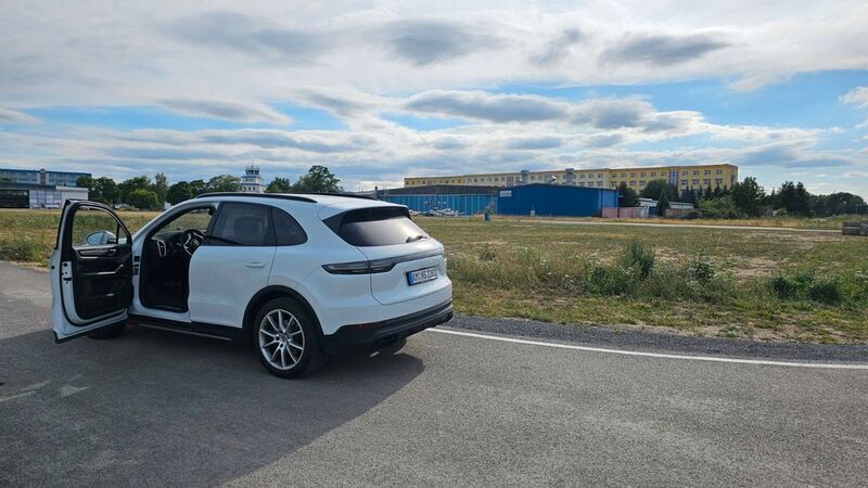 Weiß Gebraucht 2021 Porsche Cayenne SUV | 79.500 € (Superpreis) - Bild 1/4