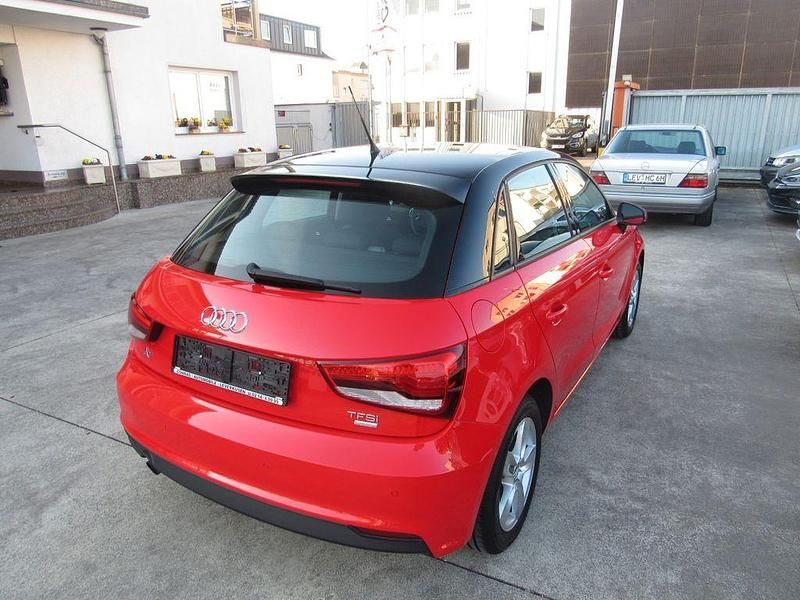 Gebraucht Audi A1 Sport 82 PS (60 kW) 2016 Rot Kleinwagen