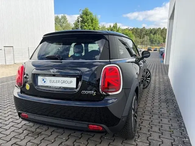 Gebraucht Mini Cooper SE 135 kW (184 PS) 2022 Schwarz Kleinwagen