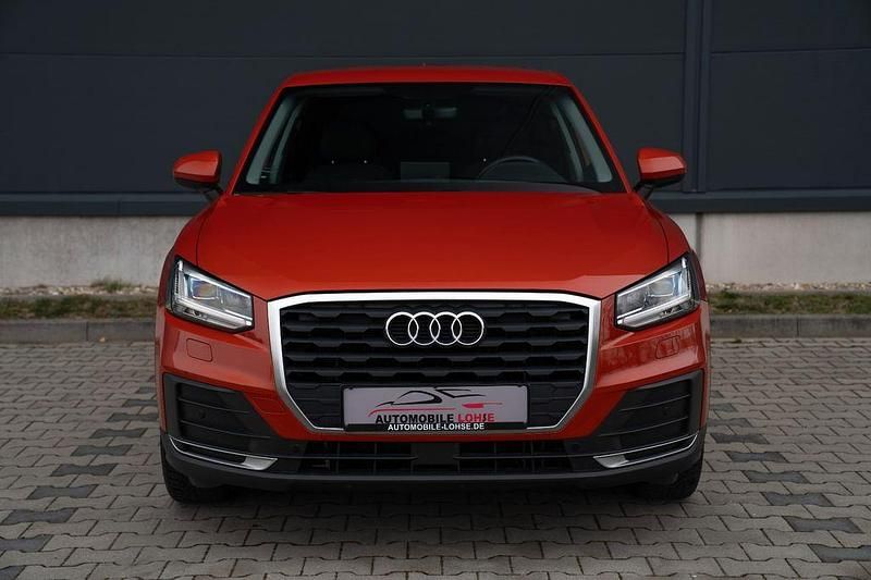 Gebraucht Audi Q2 Basis 116 PS (85 kW) 2017 Orange SUV