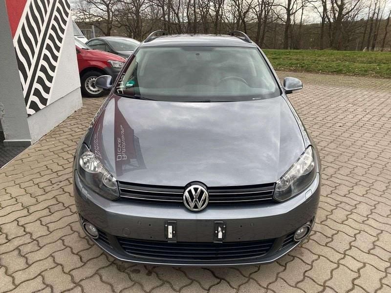 Gebraucht VW Golf VI Comfortline 105 PS (77 kW) 2010 Platinum grey metallic Kleinwagen