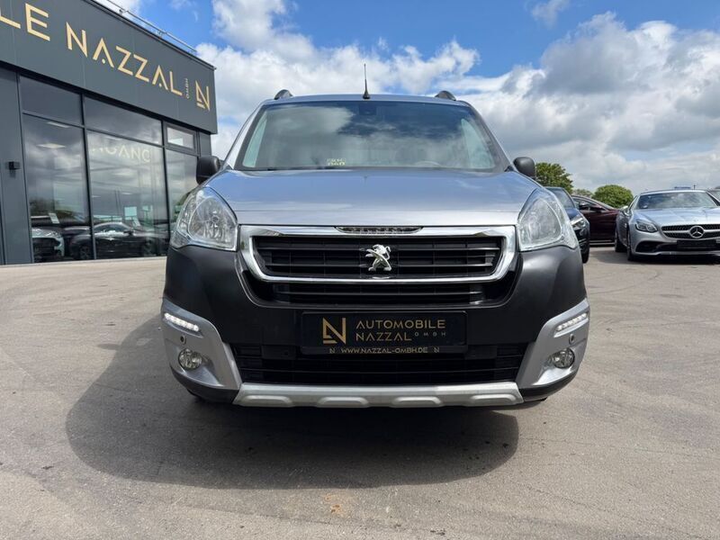 Gebraucht Peugeot Partner 99 PS (72 kW) 2019 Grau Van / Kleinbus