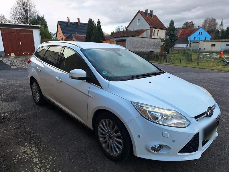 Gebraucht Ford Focus 150 PS (110 kW) 2013 Weiß Kombi