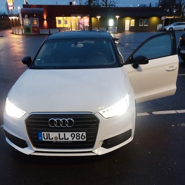 Gebraucht Audi A1 Sportback Design 90 PS (66 kW) 2016 Weiß Kleinwagen