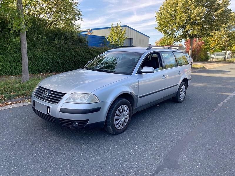 Silber Gebraucht 2002 VW Passat Kombi | 800 € (Superpreis) - Bild 1/4