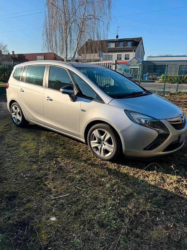 Gebraucht Opel Zafira 140 PS (102 kW) 2013 Silber Van / Kleinbus