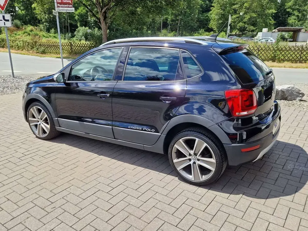 Gebraucht VW Polo Cross 105 PS (77 kW) 2012 Deep black perleffekt Kleinwagen