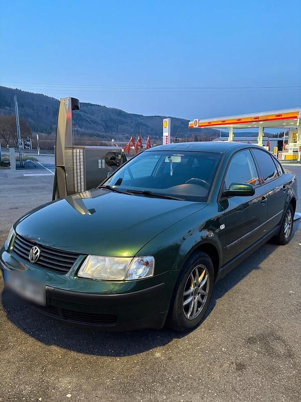 Gebraucht VW Passat 90 PS (66 kW) 2001 Grün Limousine