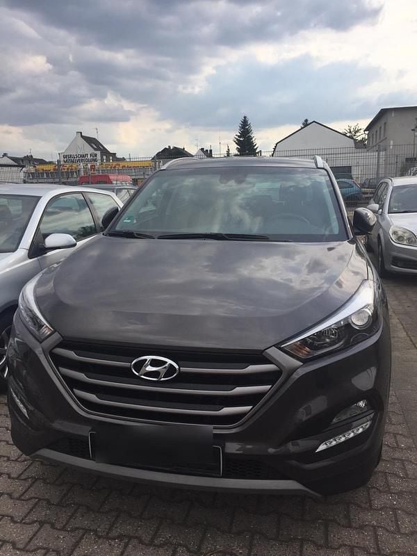 Braun Gebraucht 2017 Hyundai Tucson SUV | 13.500 € (Fairer Preis) - Bild 1/4