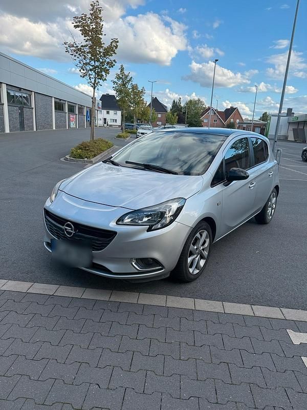 Silber Gebraucht 2017 Opel Corsa Color Edition Limousine | 5.650 € (Superpreis) - Bild 1/4