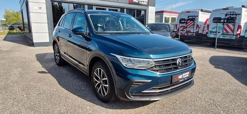 Blau Gebraucht 2022 VW Tiguan Life SUV | 19.590 € (Fairer Preis) - Bild 1/4