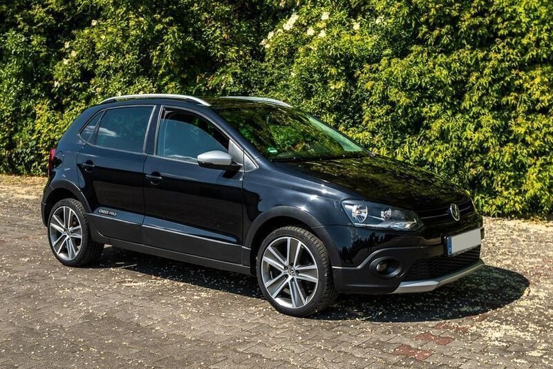 Schwarz Gebraucht 2014 VW Polo Cross Kleinwagen | 7.900 € (Guter Preis) - Bild 1/4