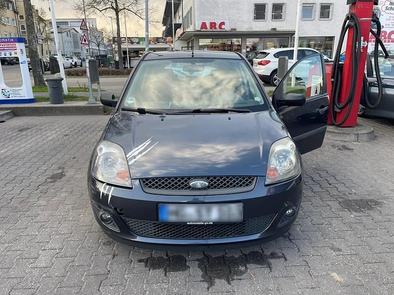 Gebraucht Ford Fiesta 75 PS (55 kW) 2006 Grau Kleinwagen