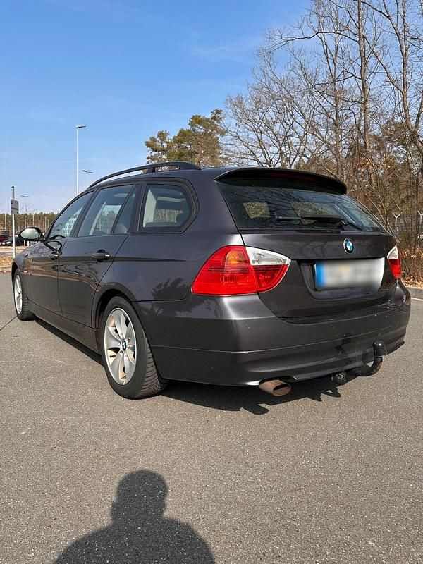 Gebraucht BMW 320 163 PS (119 kW) 2006 Grau Kombi
