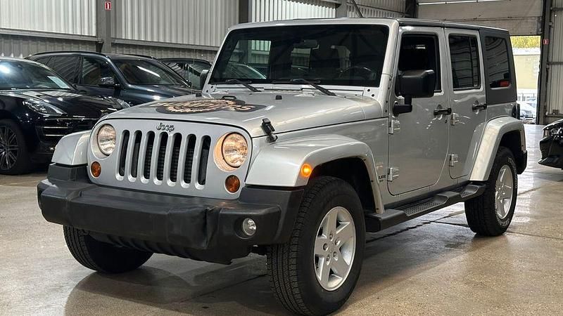 Weiß Gebraucht 2008 Jeep Wrangler Unlimited Sahara SUV | 17.900 € (Fairer Preis) - Bild 1/4
