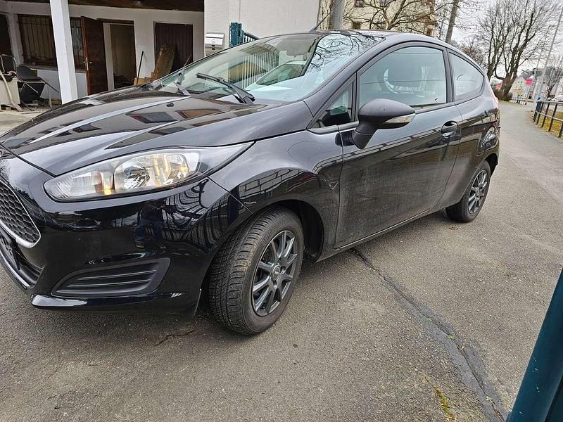 Gebraucht Ford Fiesta Trend 60 PS (44 kW) 2016 Schwarz Kleinwagen
