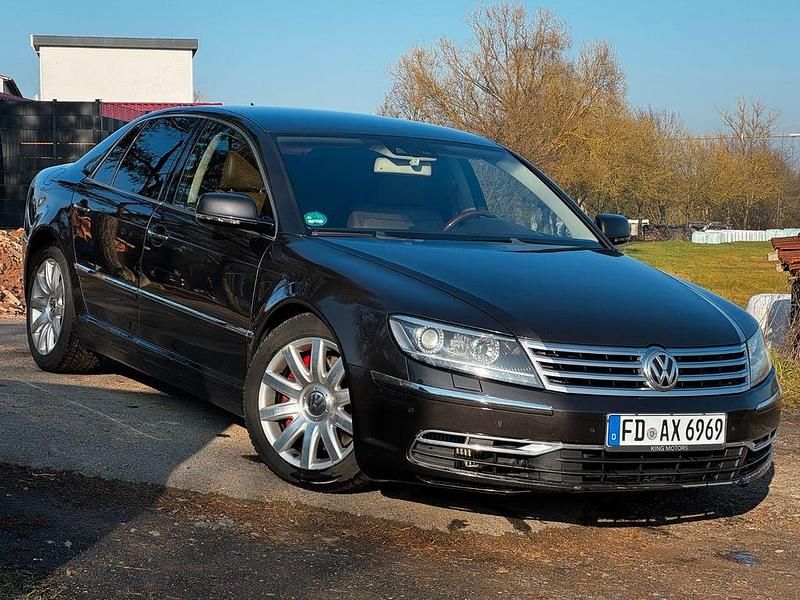 Braun Gebraucht 2011 VW Phaeton R Limousine | 10.890 € (Etwas zu teuer) - Bild 1/4