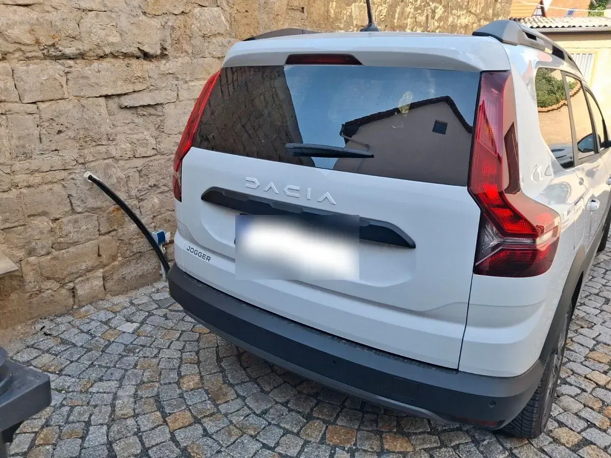 Gebraucht Dacia Jogger Essentiel 110 PS (80 kW) 2024 Weiß Van / Kleinbus