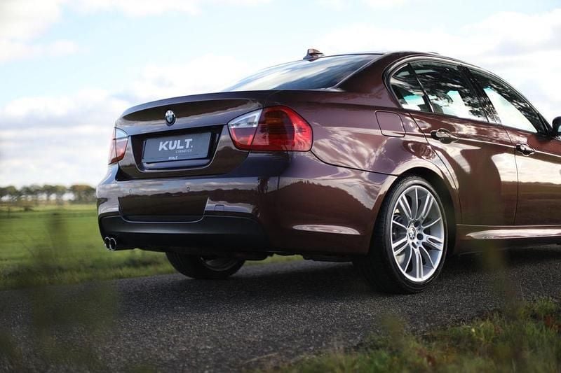 Gebraucht BMW 330 Performance 258 PS (189 kW) 2005 Rot Limousine