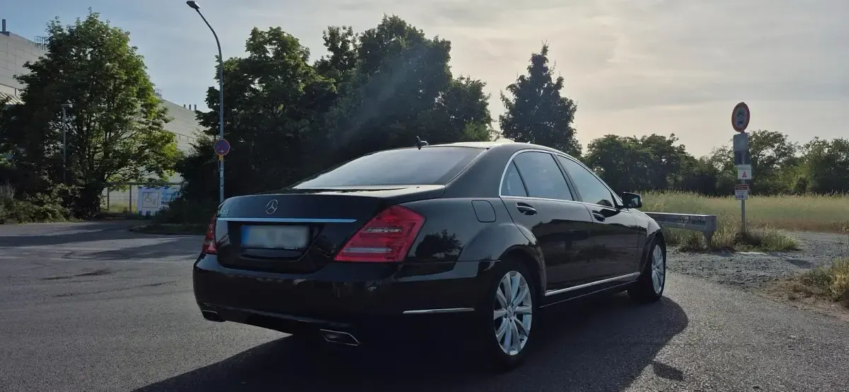 Gebraucht Mercedes S500 387 PS (284 kW) 2010 Schwarz Limousine