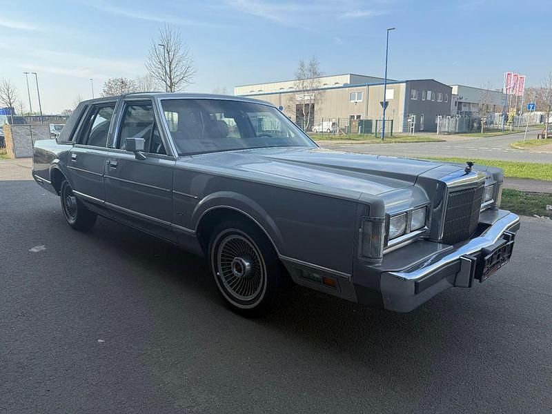 Gebraucht Lincoln Town Car 152 PS (111 kW) 1988 Silber Limousine