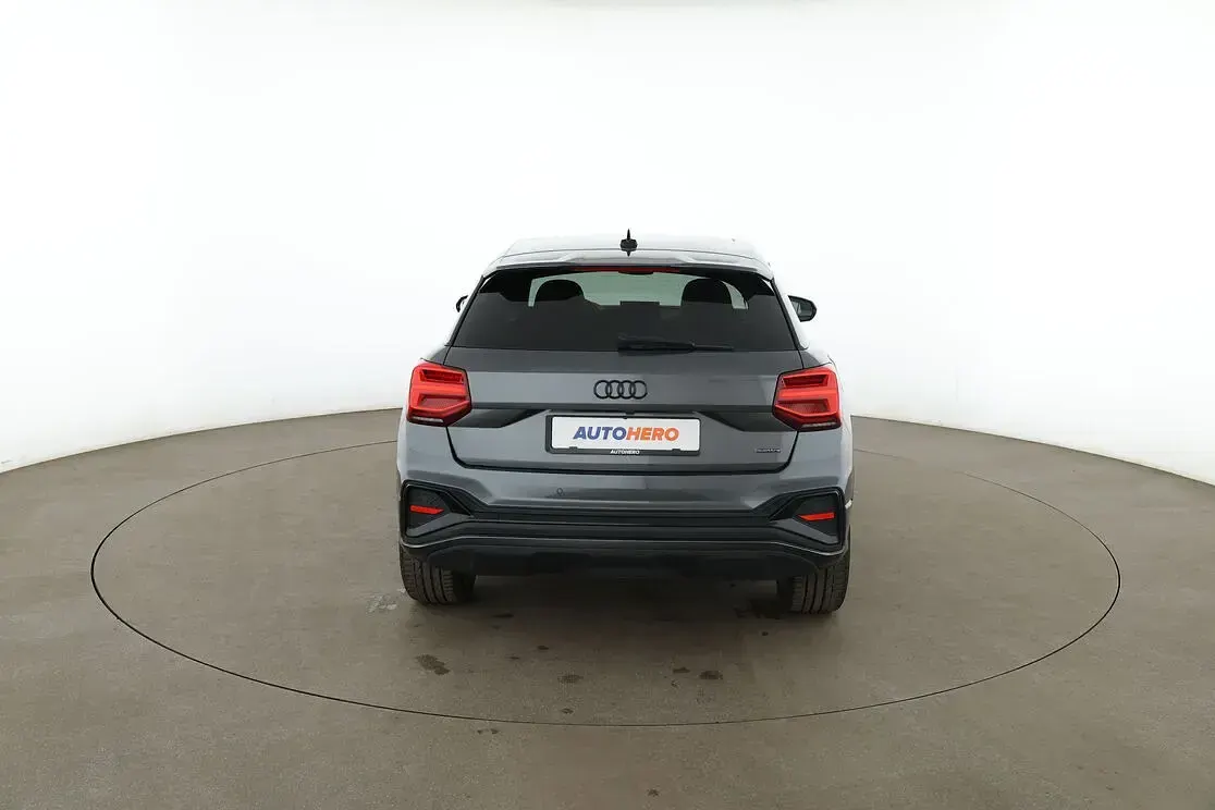 Gebraucht Audi Q2 S-Line 150 PS (110 kW) 2022 Grau SUV