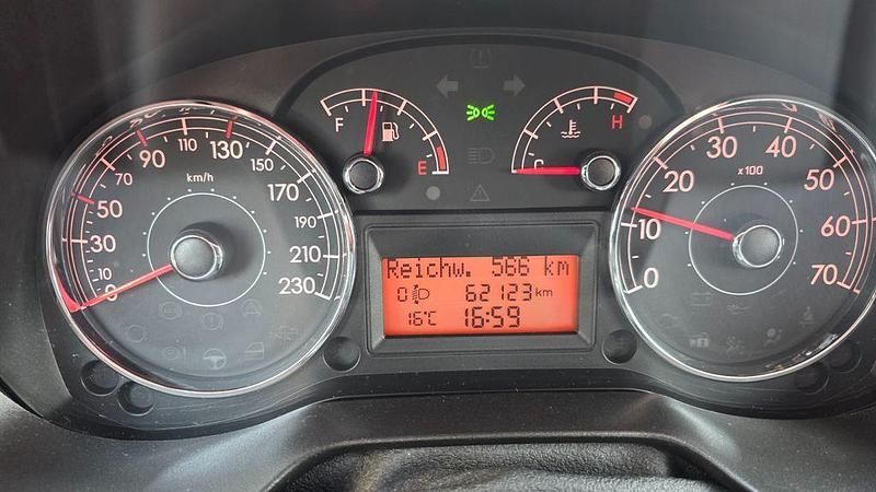 Gebraucht Fiat Punto Dynamic 77 PS (56 kW) 2009 Grau Kleinwagen