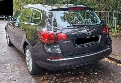 Gebraucht Opel Astra Edition 120 PS (88 kW) 2012 Schwarz Kombi