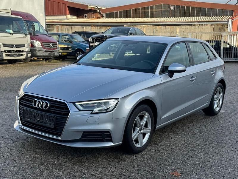 Gebraucht Audi A3 Sport 150 PS (110 kW) 2018 Silber Limousine