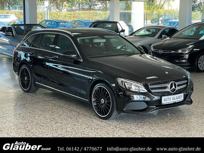 Schwarz Gebraucht 2015 Mercedes C180 Limousine | 18.950 € (Fairer Preis) - Bild 1/4