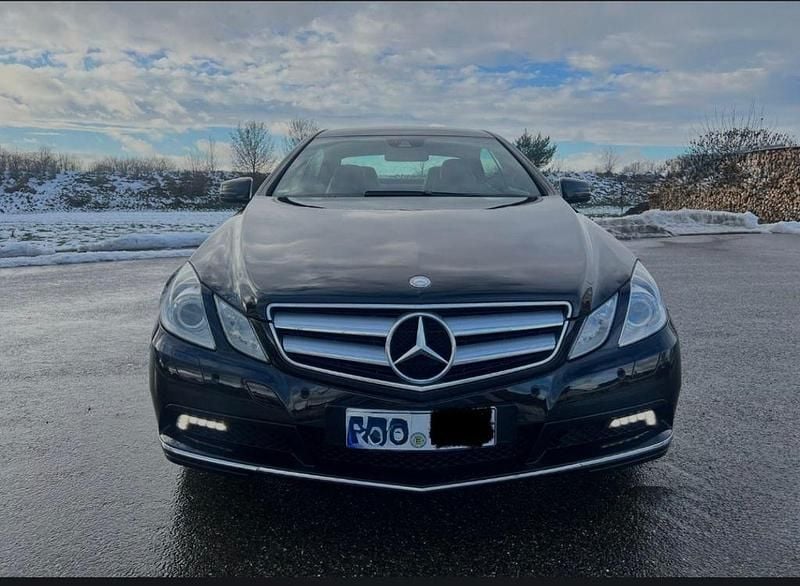 Schwarz Gebraucht 2010 Mercedes E350 Coupé | 8.800 € (Guter Preis) - Bild 1/4