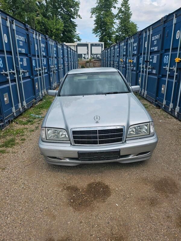 Silber Gebraucht 1999 Mercedes 180 Limousine | 6.500 € - Bild 1/4