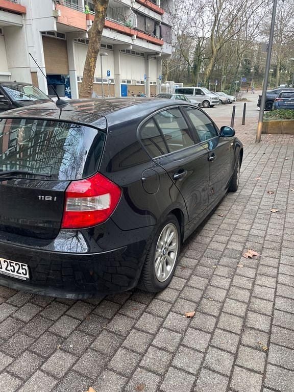 Gebraucht BMW 118 143 PS (105 kW) 2006 Schwarz Kleinwagen