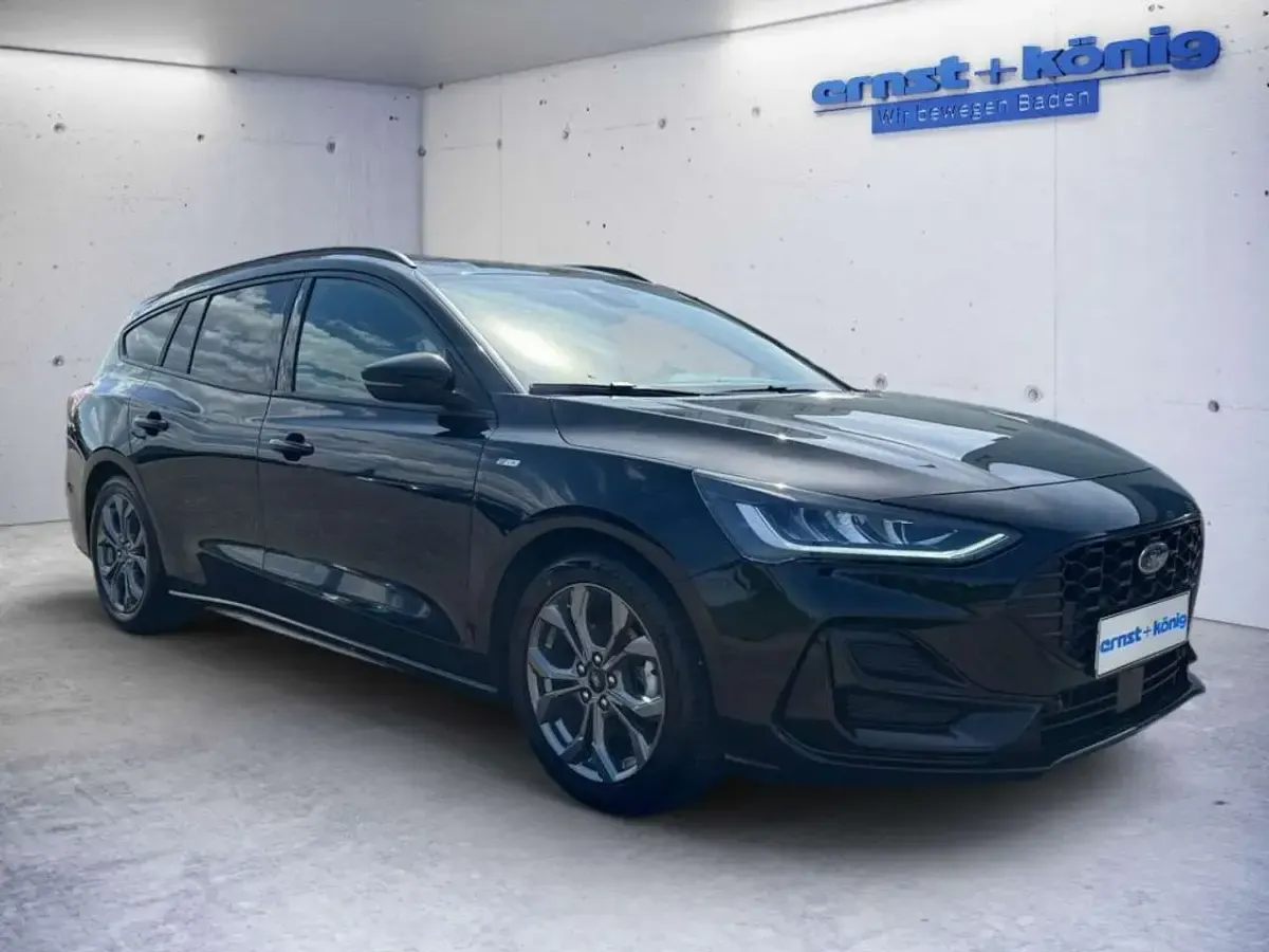 Używany Ford Focus ST-Line 125 KM (91 kW) 2024 Czarny Kombi