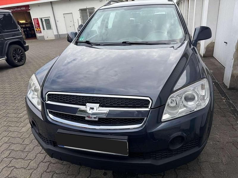 Blau Gebraucht 2007 Chevrolet Captiva LS SUV | 4.390 € (Etwas zu teuer) - Bild 1/4