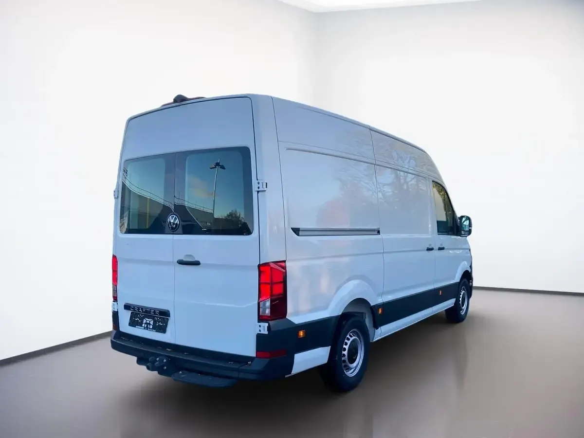 Gebraucht VW Crafter 163 PS (119 kW) 2025 Candyweiß Van