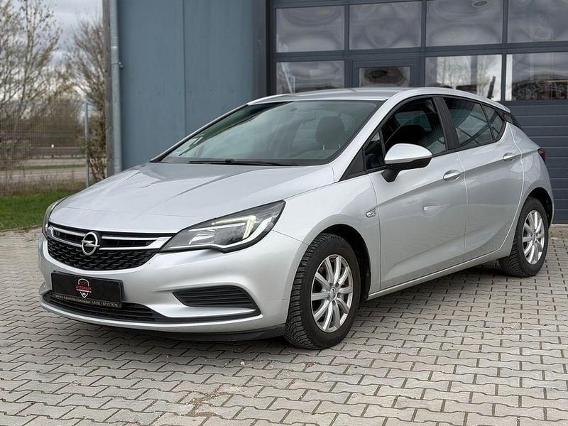 Gebraucht Opel Astra 95 PS (69 kW) 2017 Silber Limousine