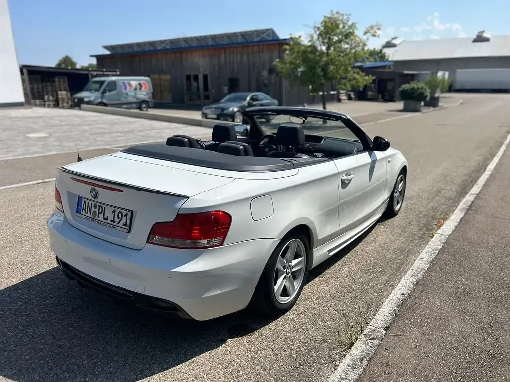 Gebraucht BMW 118 Cabriolet Sport Line 143 PS (105 kW) 2010 Weiß Cabrio