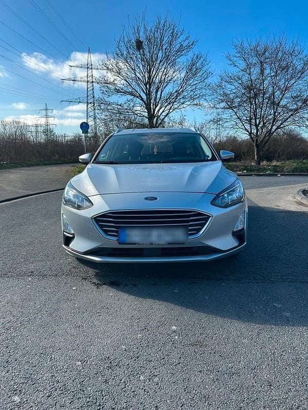 Gebraucht Ford Focus Cool & Connect 125 PS (91 kW) 2021 Silber Kombi