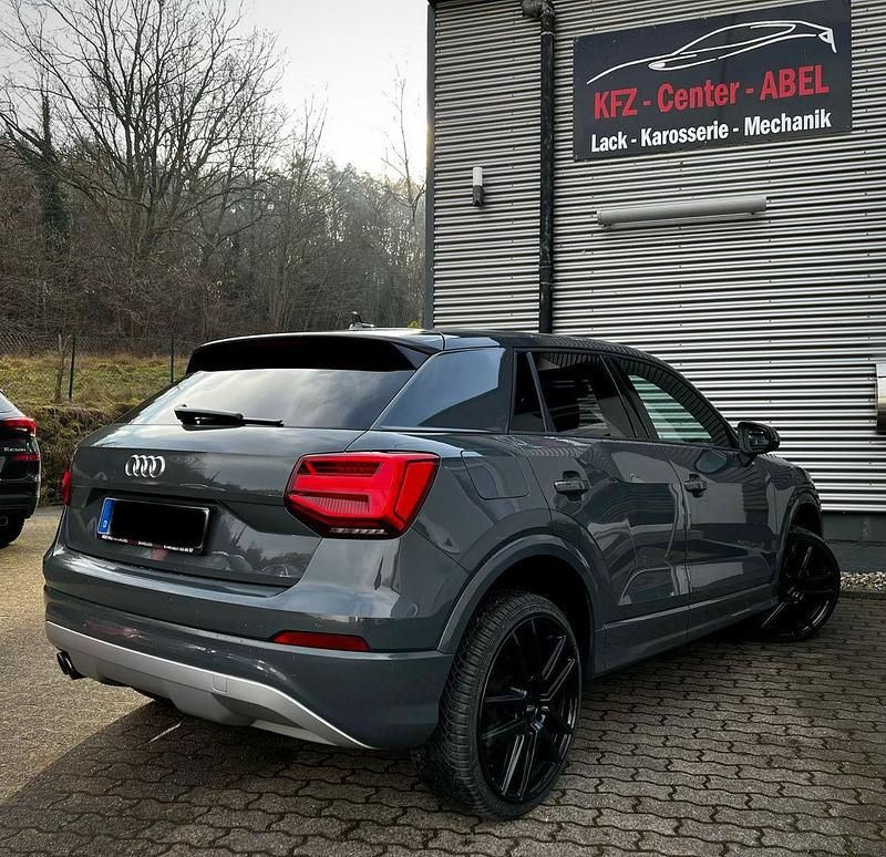 Gebraucht Audi Q2 Sport 150 PS (110 kW) 2017 Grau SUV