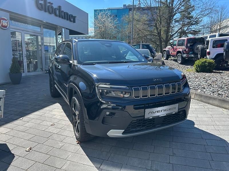 Neu Jeep Avenger Altitude 110 PS (80 kW) 2026 Schwarz SUV
